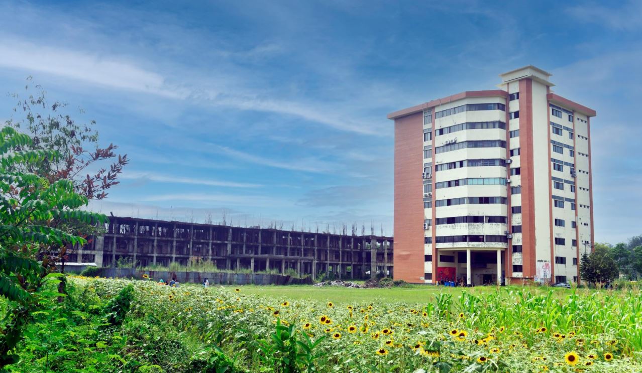 Academic Building 02